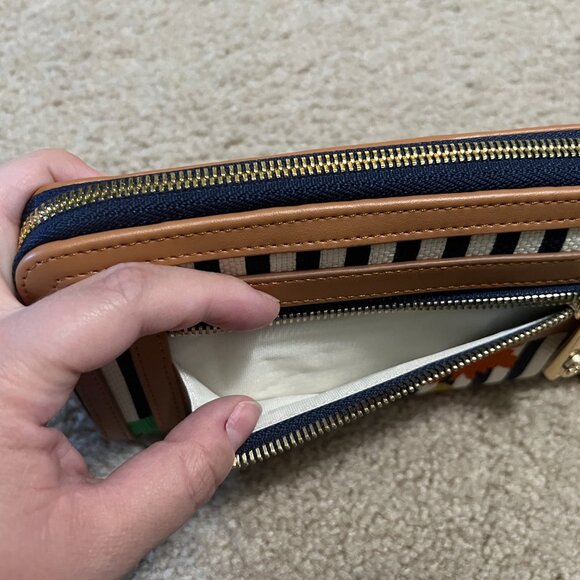 Spartina 449 Shelter Cove Wallet - Picture 3 of 7